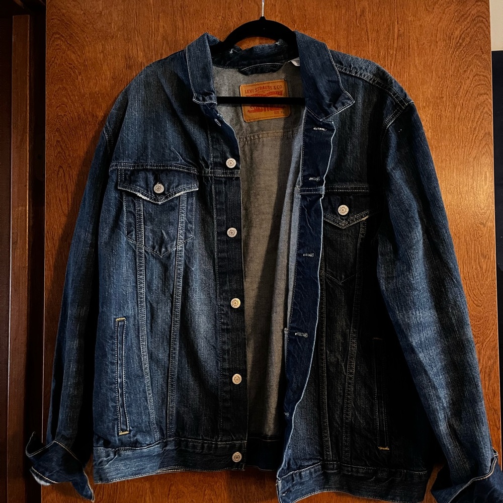 Levi’s Women’s 90s Trucker Denim Jacket